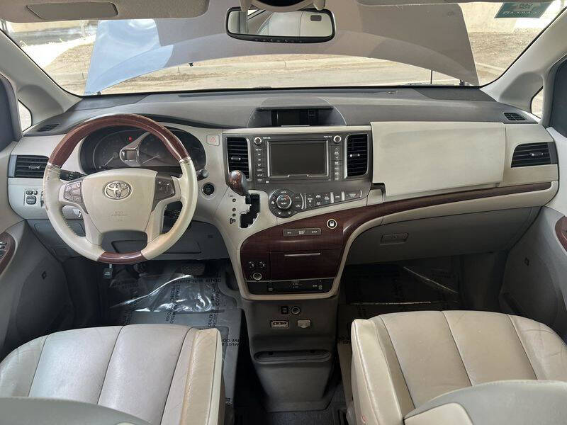 2012 Toyota Sienna Limited - Photo 22