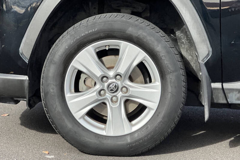 2019 Toyota RAV4 Hybrid LE