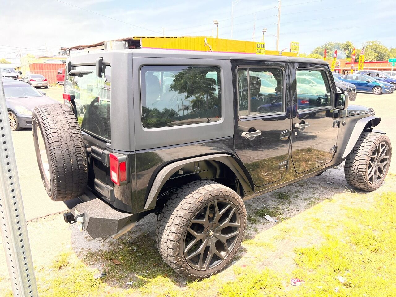 2014 Jeep Wrangler Unlimited  - $21,500