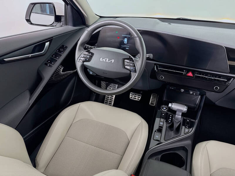2023 Kia Niro EX Touring