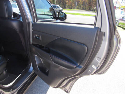 2020 Mitsubishi Outlander LE