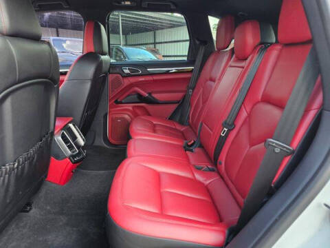 2017 Porsche Cayenne Platinum Edition
