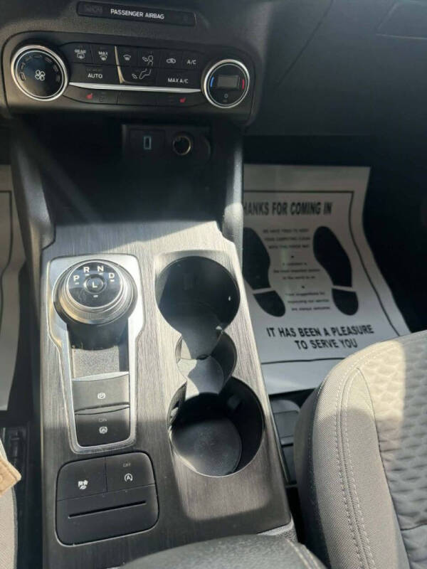 2020 Ford Escape SE