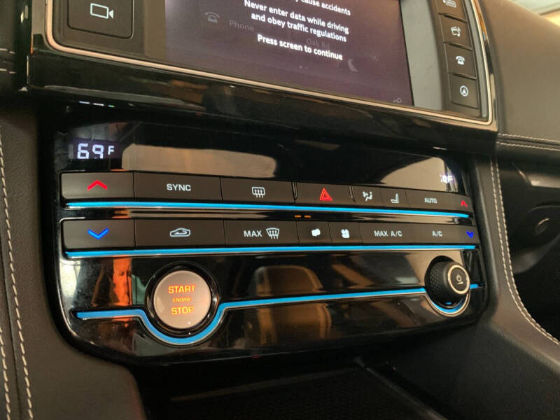 2017 Jaguar F-PACE 35t R-Sport