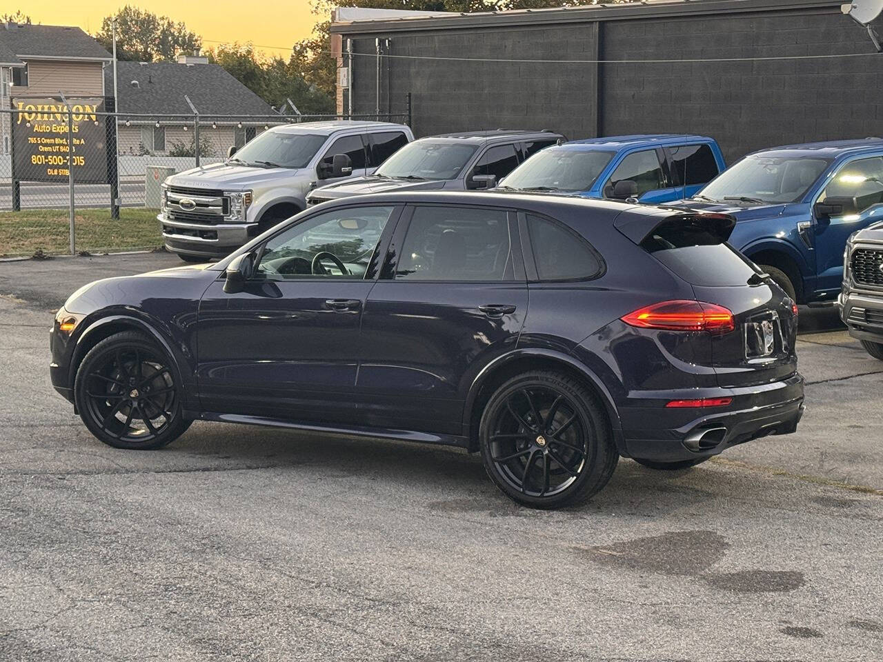 2018 Porsche Cayenne for sale at TWIN PEAKS AUTO in Orem, UT