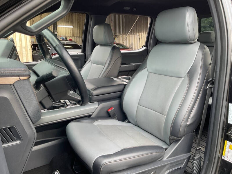 2022 Ford F-150 Lightning Lariat