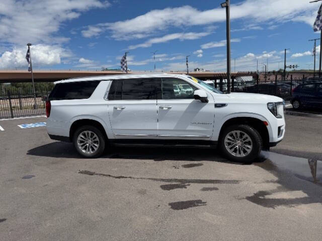 2023 GMC Yukon XL SLT