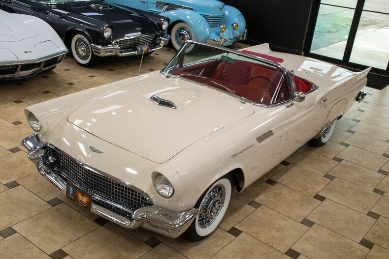 1957 Ford Thunderbird