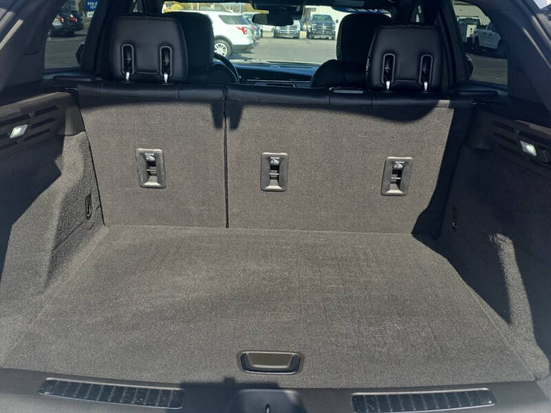 2022 Cadillac XT4 Premium Luxury