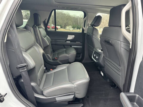 2025 Ford Expedition Active