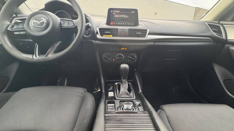 2017 Mazda MAZDA3 Sport