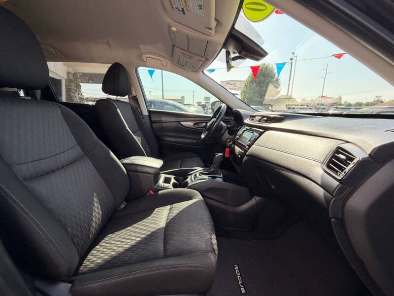 2020 Nissan Rogue S