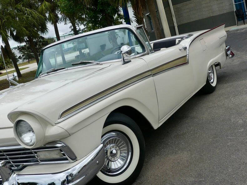 1957 Ford Fairlane