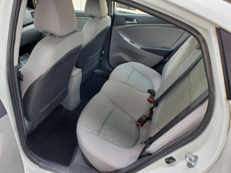2017 Hyundai Accent SE