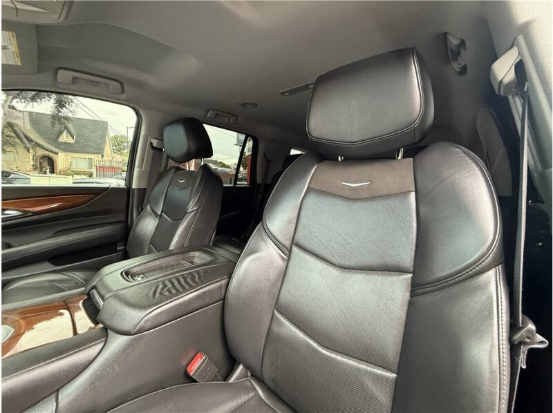 2017 Cadillac Escalade Standard