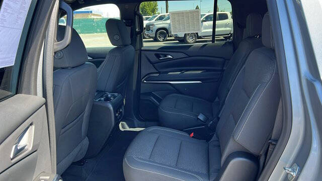 2024 Chevrolet Traverse LT
