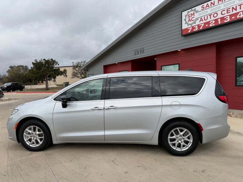 2024 Chrysler Pacifica Touring L