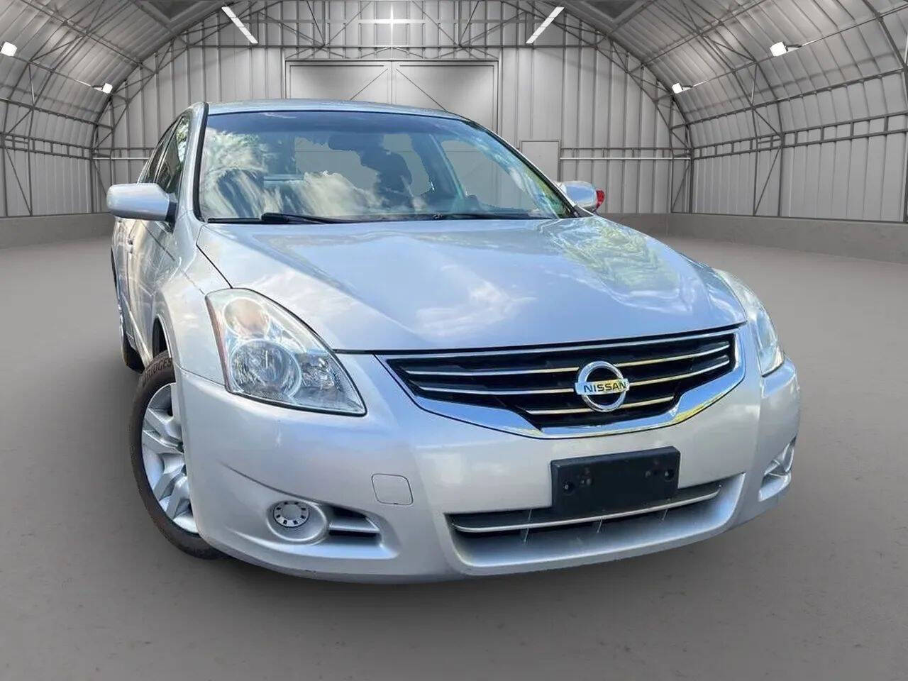 2010 Nissan Altima 2.5 Sedan 4D's photo