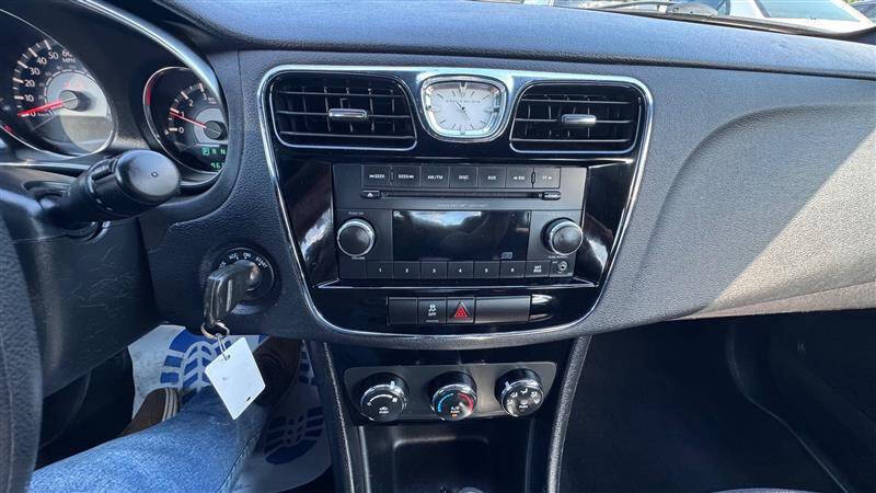 2014 Chrysler 200 LX