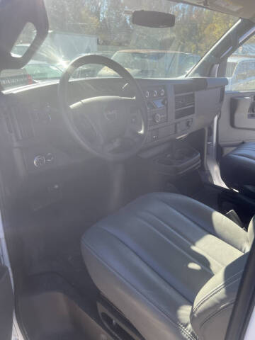 2017 GMC Savana LS 3500