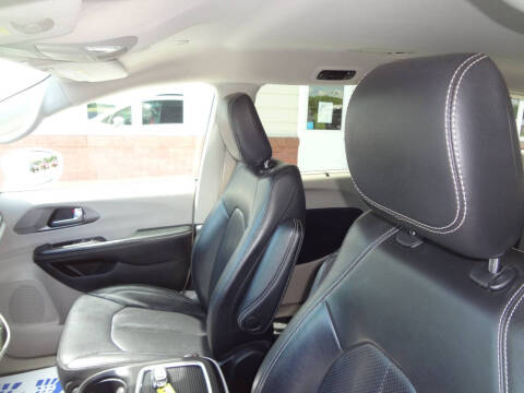2022 Chrysler Pacifica Touring L