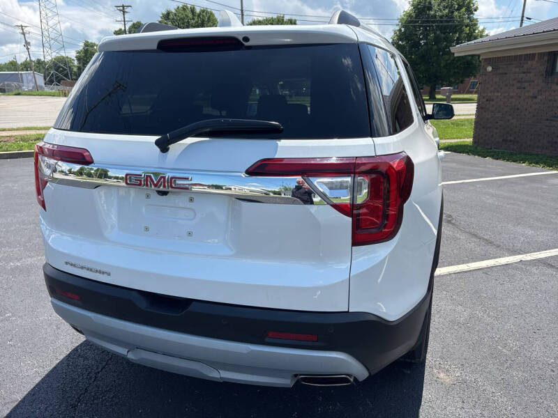 2023 GMC Acadia SLT