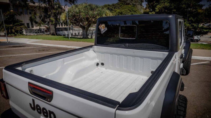 2023 Jeep Gladiator Sport S