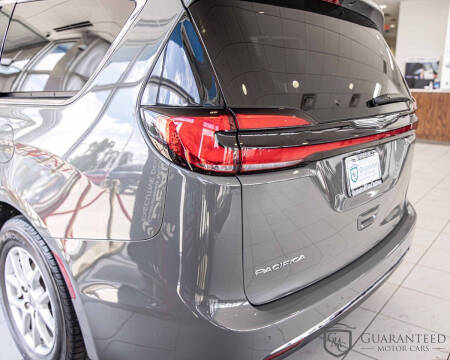 2022 Chrysler Pacifica Touring L