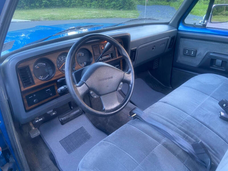 1992 Dodge RAM 150 LE