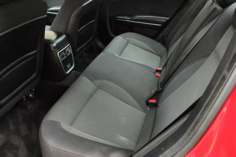 2016 Dodge Charger SE