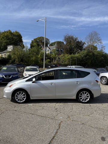 2013 Toyota Prius v Five