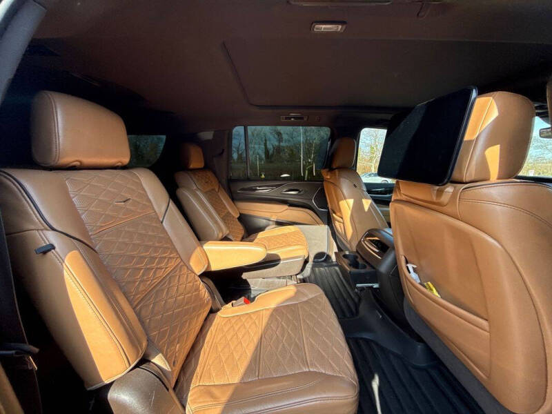 2023 Cadillac Escalade ESV Premium Luxury