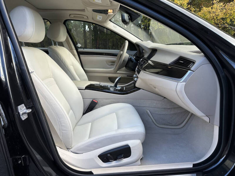 2014 BMW 5 Series 528i