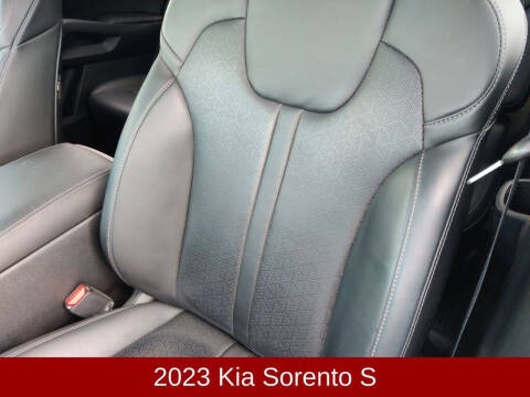 2023 Kia Sorento S