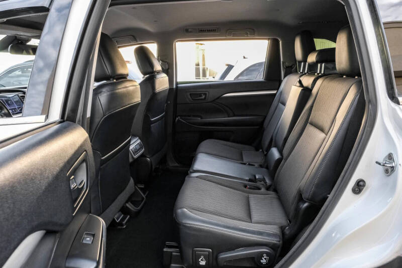 2017 Toyota Highlander LE Plus