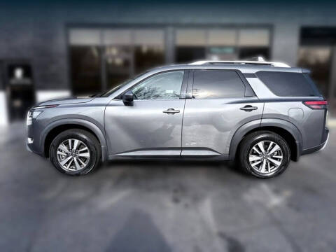 2022 Nissan Pathfinder SL