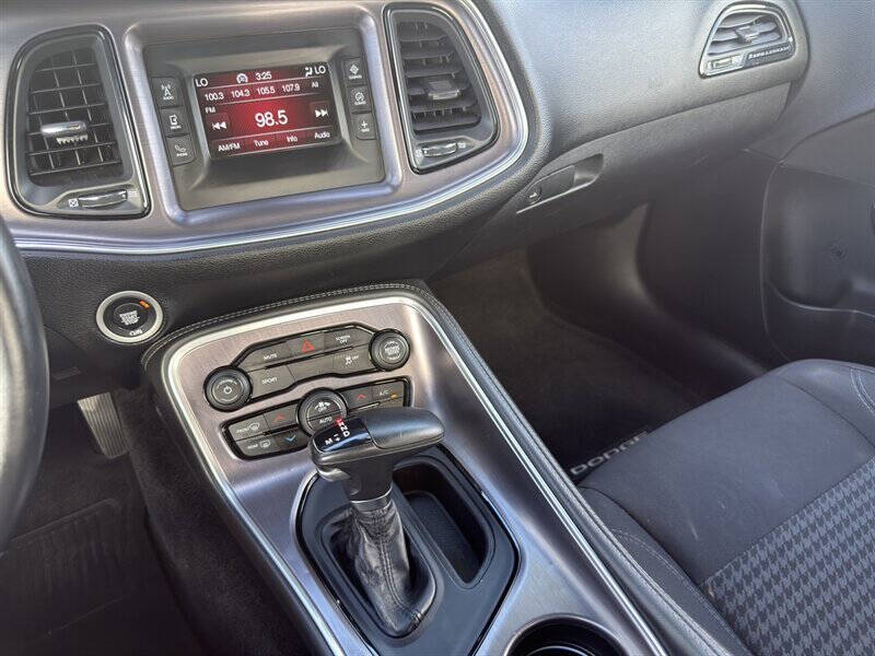 2017 Dodge Challenger SXT