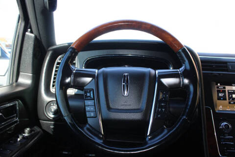 2017 Lincoln Navigator Select