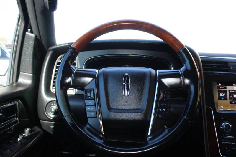 2017 Lincoln Navigator Select