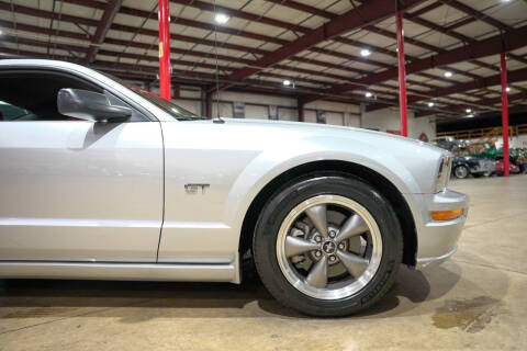 2005 Ford Mustang GT Premium