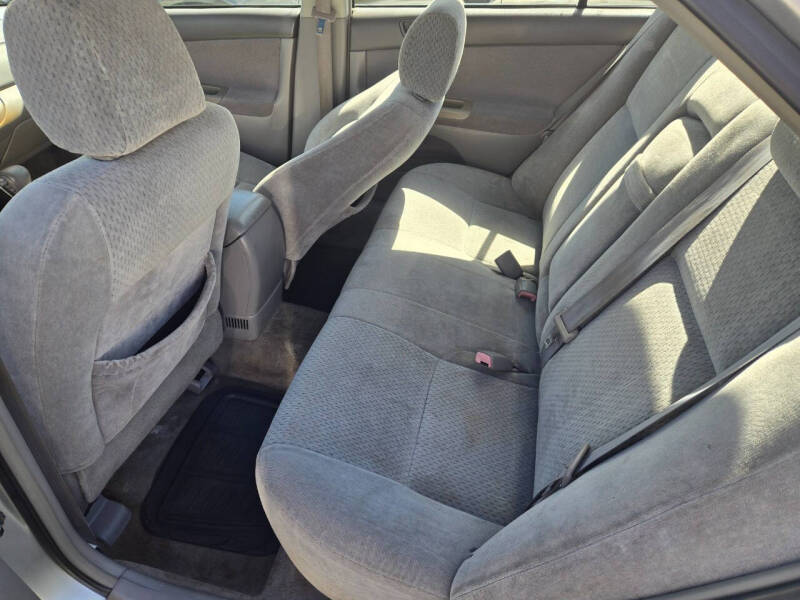 2004 Toyota Camry LE