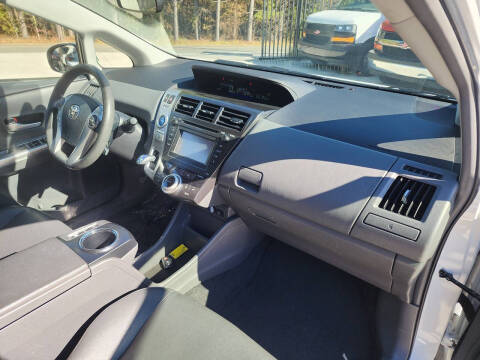 2014 Toyota Prius v Two