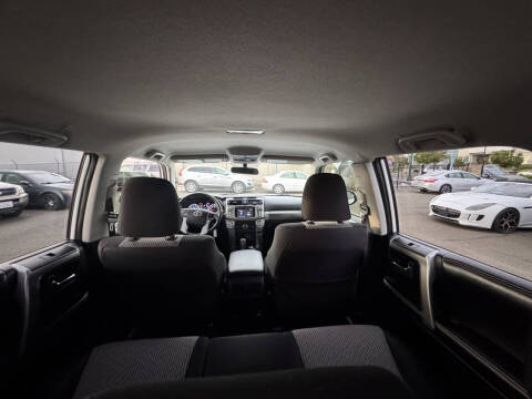 2017 Toyota 4Runner SR5