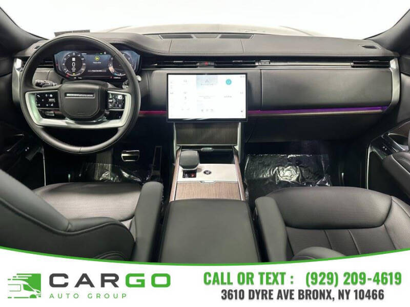 2025 Land Rover Range Rover P400 SE LWB