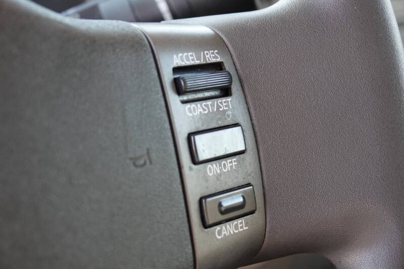 2004 Nissan Titan LE