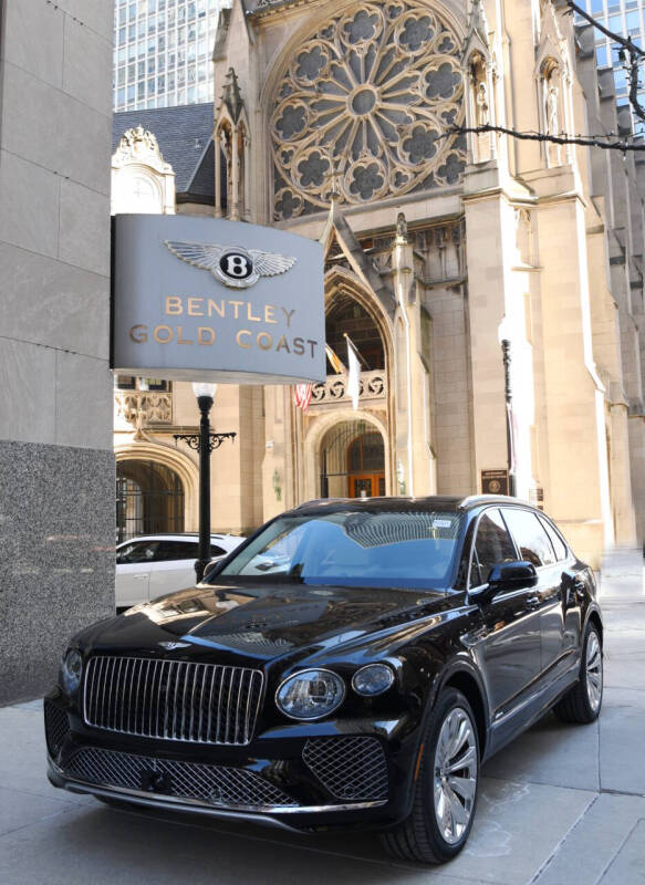 2025 Bentley Bentayga EWB Azure V8