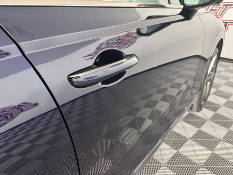 2023 Genesis GV70 2.5T Standard