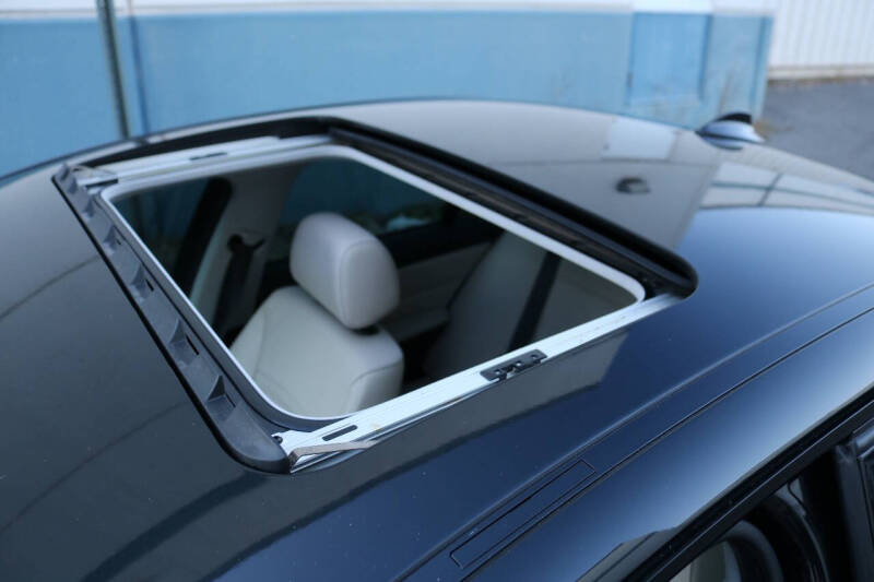 2011 BMW 3 Series 335i