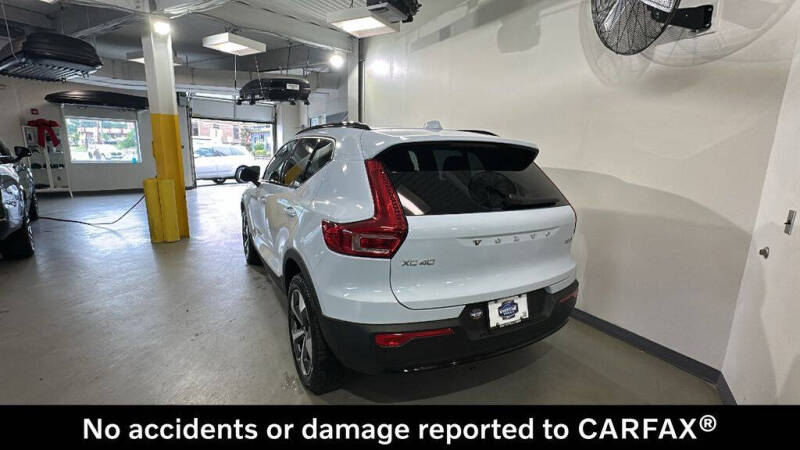 2026 Volvo XC40 B5 Plus