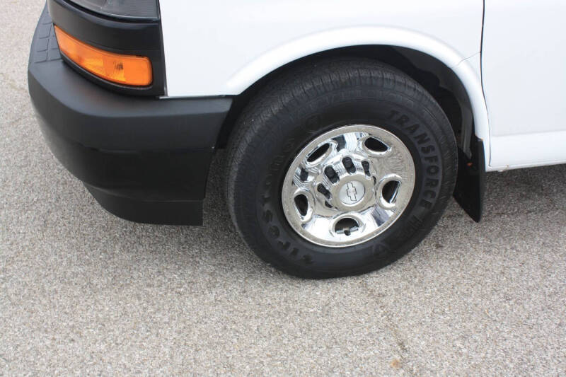 Image 10 of 2018 Chevrolet Express 3500